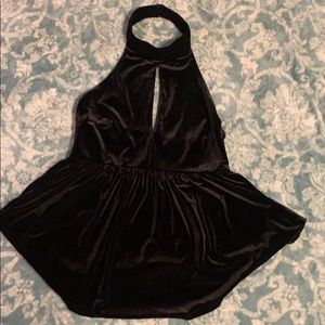 Black velvet keyhole open back top NWT Size Small